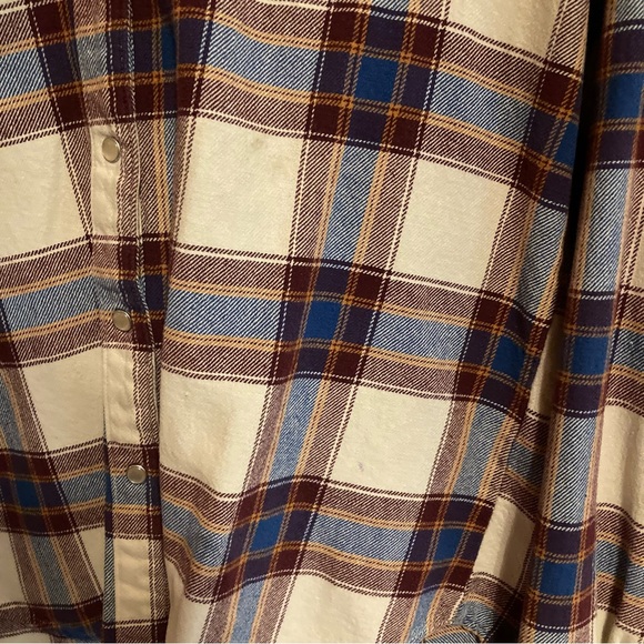 Wrangler Button Up Flannel - Picture 2 of 4